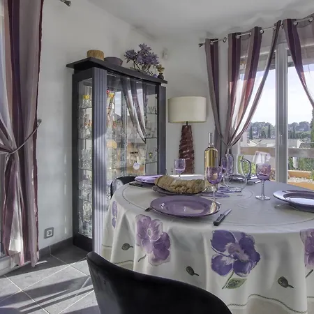 Сasa de vacaciones La Maison Chateau By Interhome