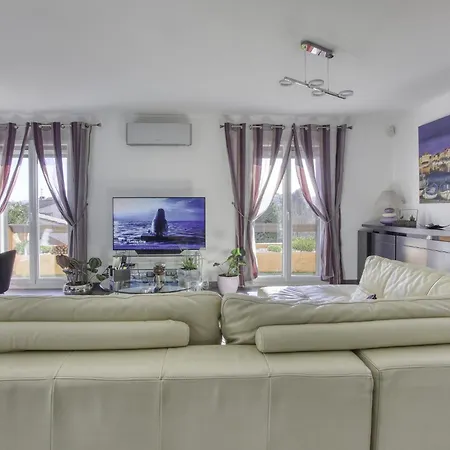 La Maison Chateau By Interhome Sanary-sur-Mer